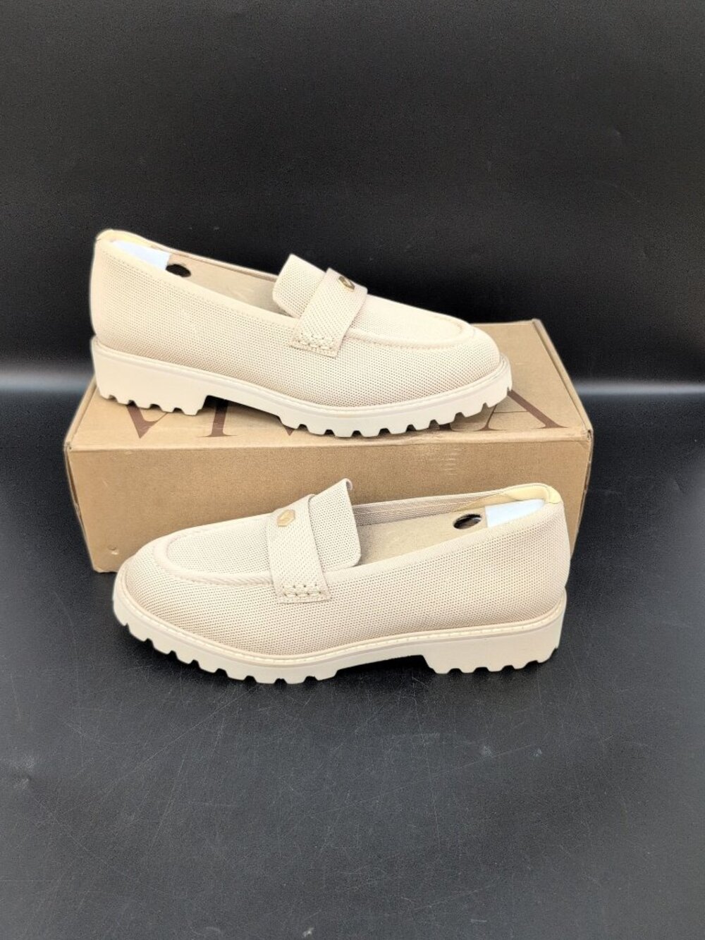 Vivaia Francesca Round Toe Chunky Heel Loafers Shoes Women's US 11 Almond